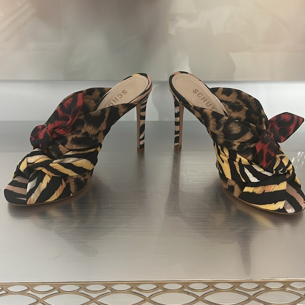 Heels - Picture 3 of 5